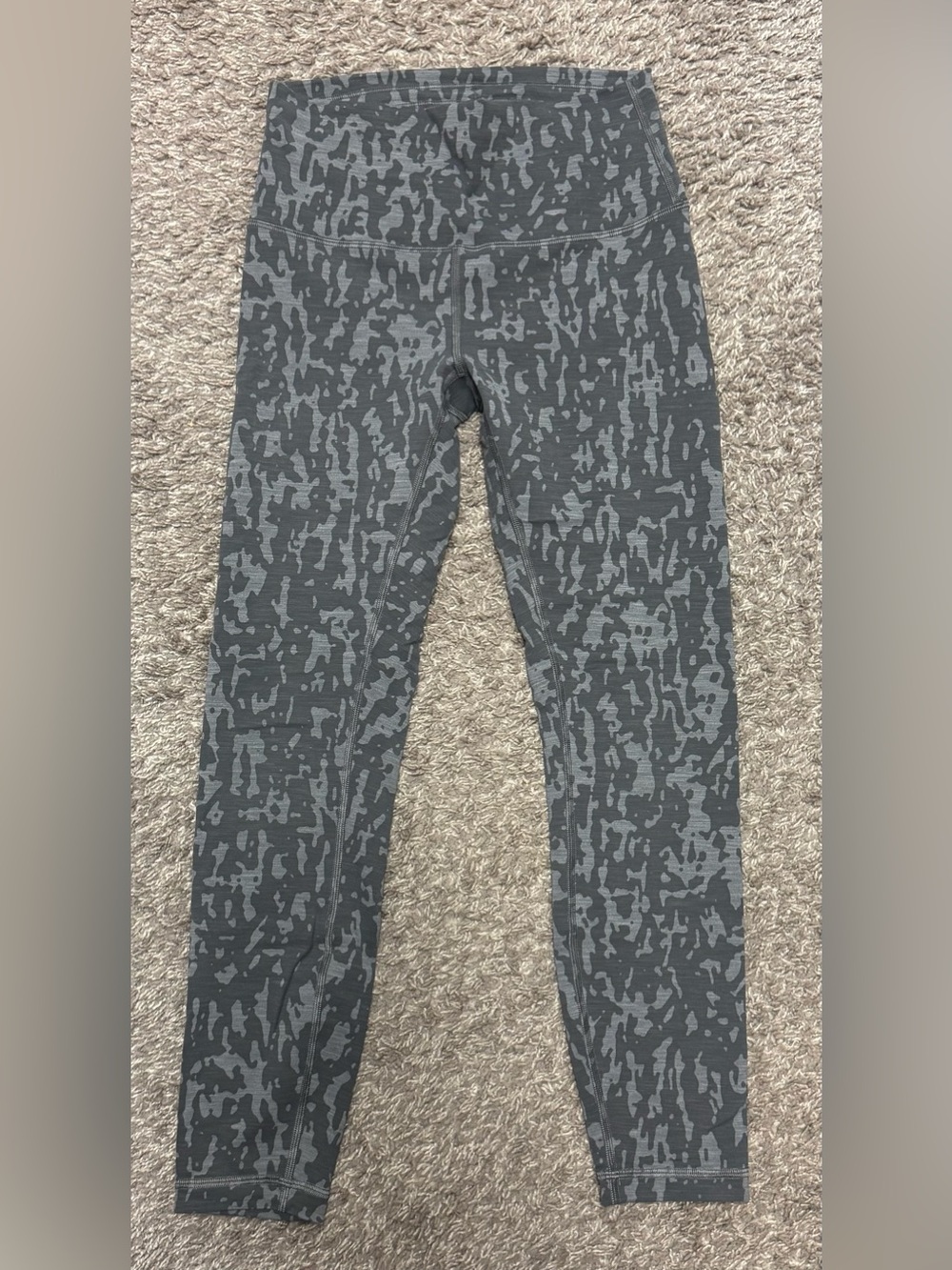 Lululemon Wunder Train HR Tight 25" *Print
Heathered Black Asphalt Grey Size 6